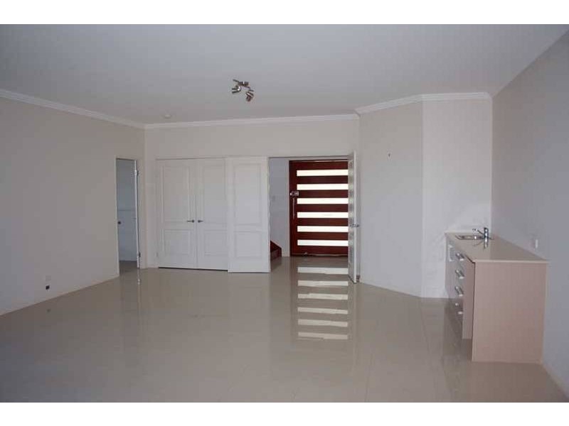 Highland Park QLD 4211