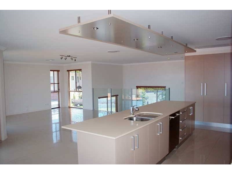 Highland Park QLD 4211