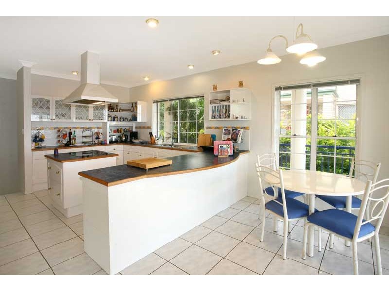 1 Galleria Court, Highland Park QLD 4211