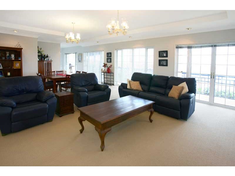 1 Galleria Court, Highland Park QLD 4211