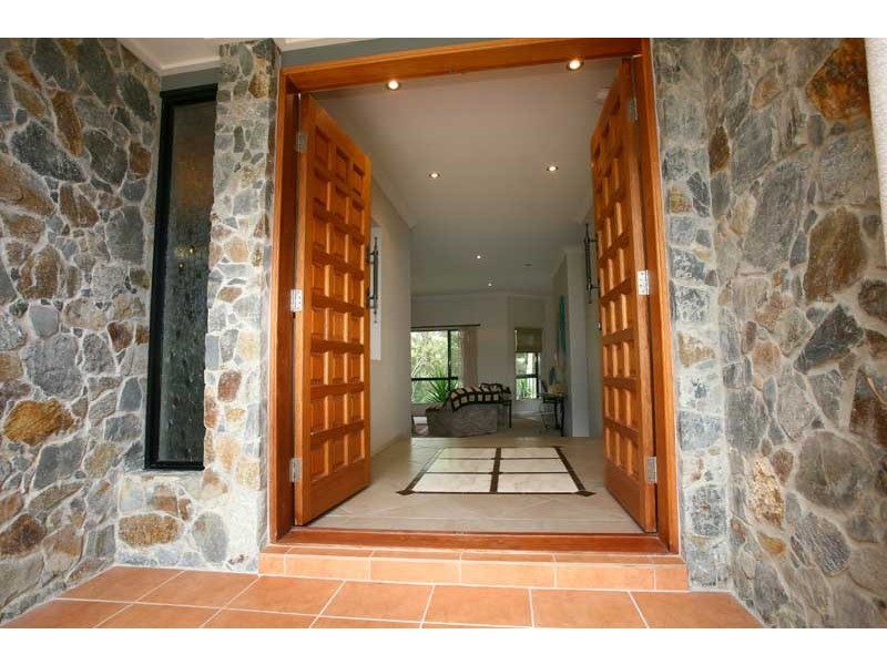 9 Hellfire Pass, Lower Beechmont QLD 4211