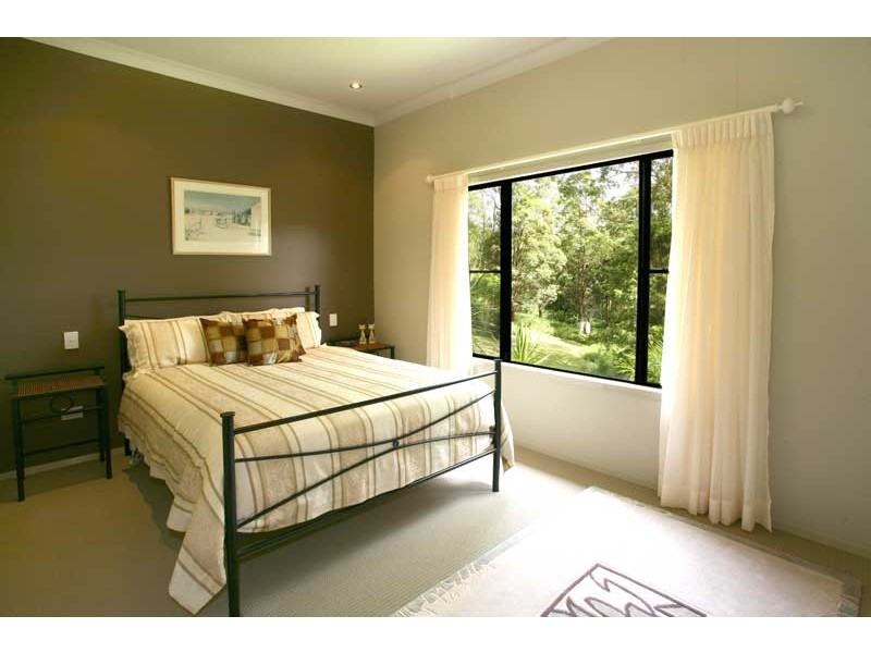 9 Hellfire Pass, Lower Beechmont QLD 4211