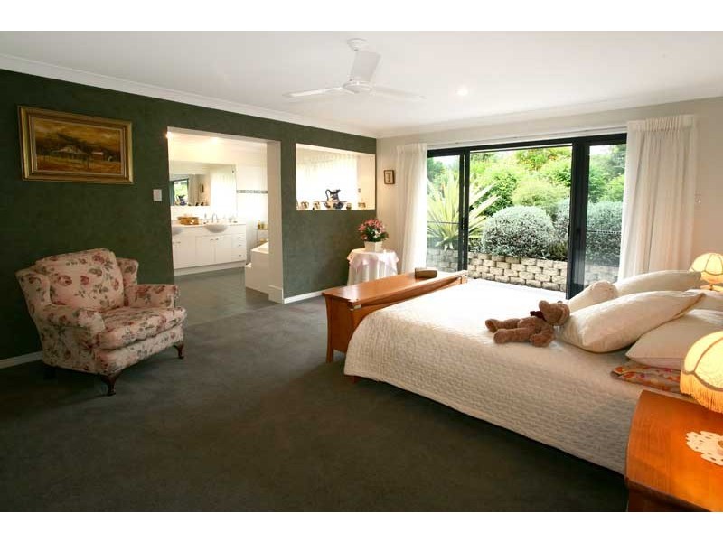 18 Nathanvale Drive, Mount Nathan QLD 4211