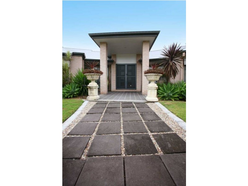 18 Nathanvale Drive, Mount Nathan QLD 4211