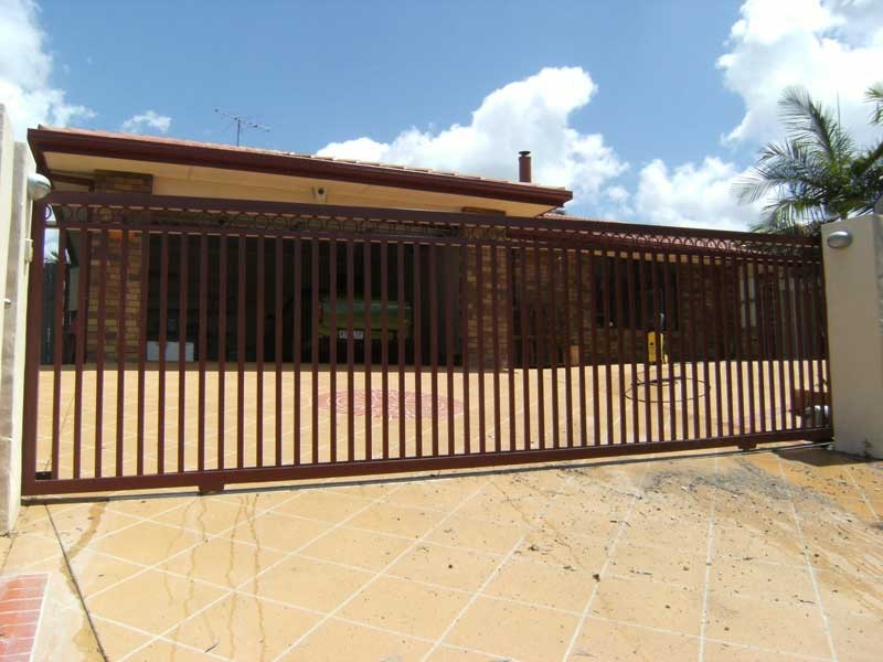 32 Pappas Way, Carrara QLD 4211