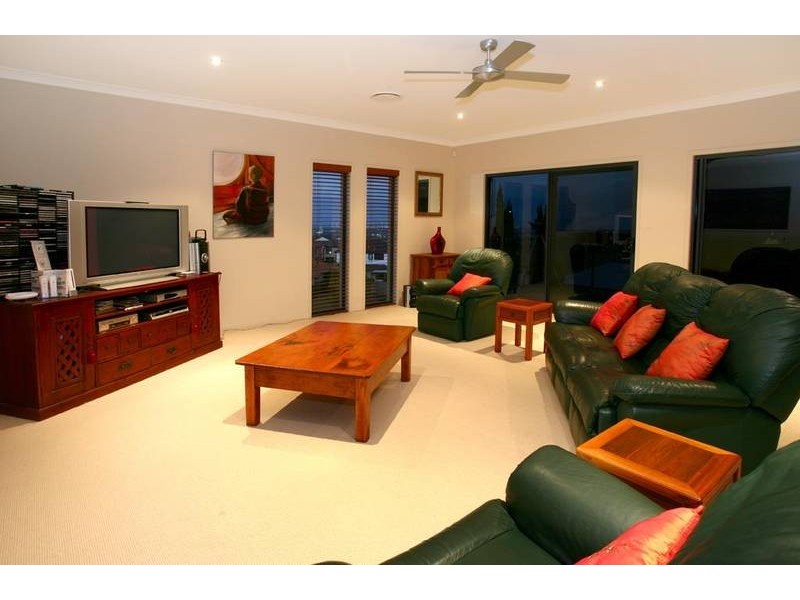 Highland Park QLD 4211