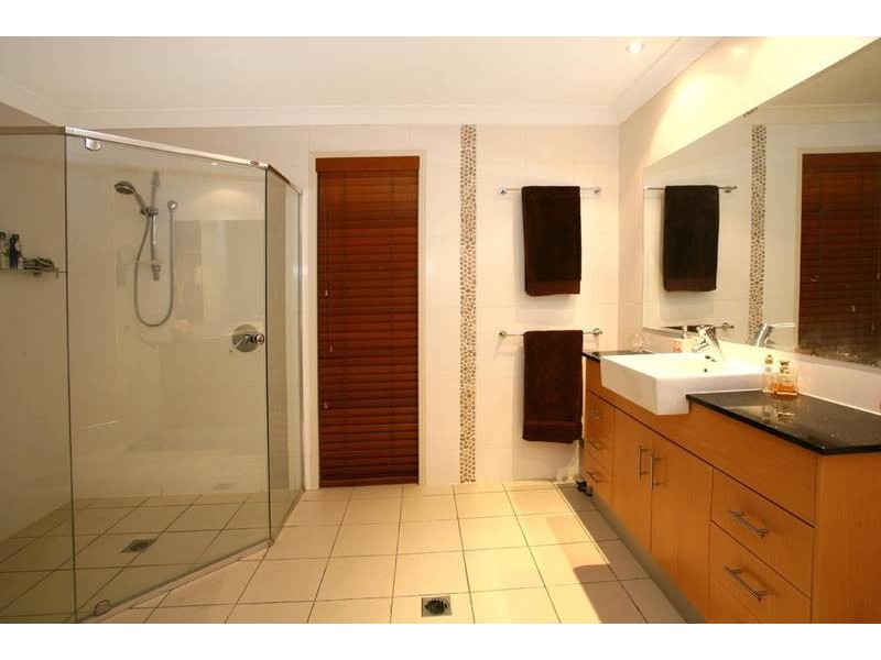 Highland Park QLD 4211