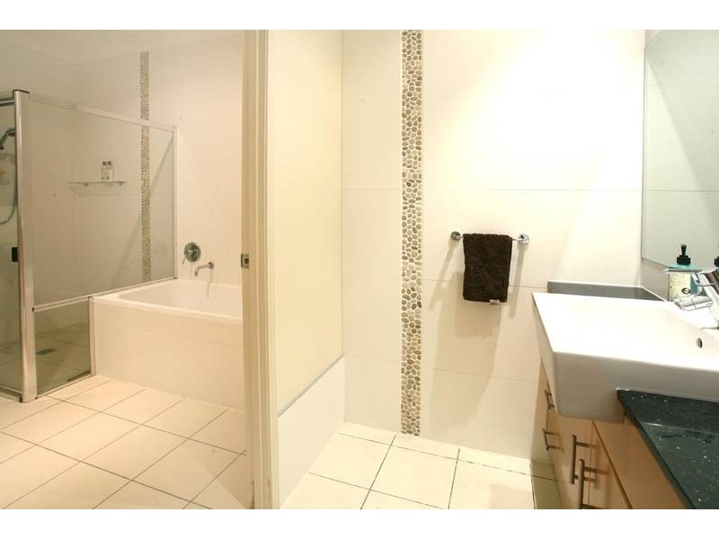 Highland Park QLD 4211