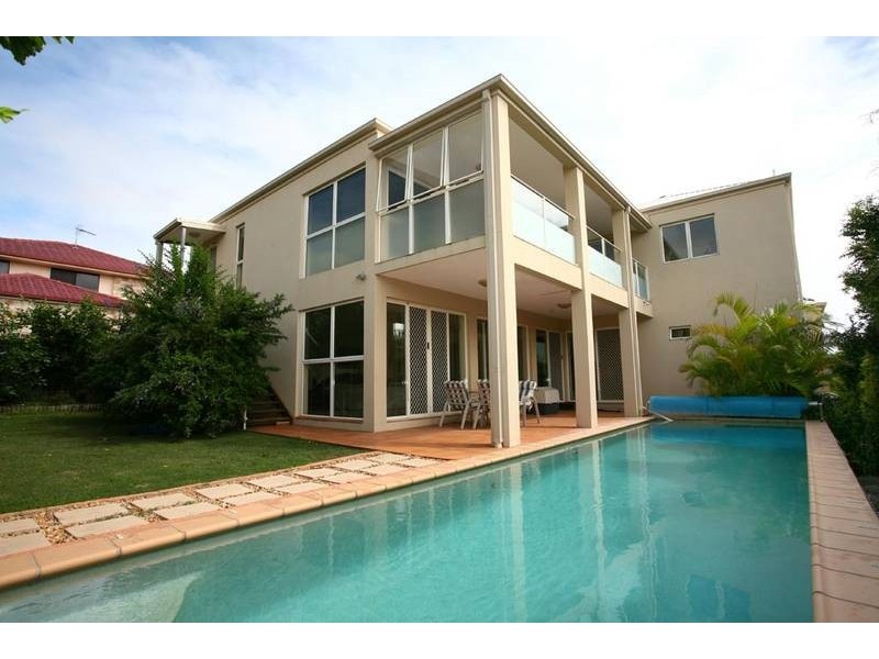 16 Tara Vista Blvd, Highland Park QLD 4211