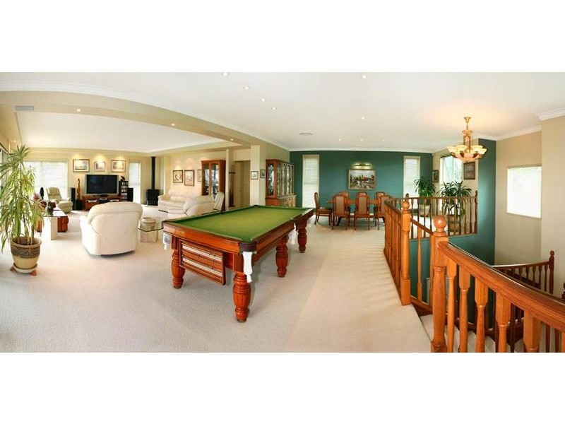 16 Tara Vista Blvd, Highland Park QLD 4211