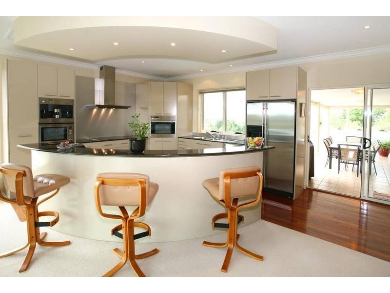 16 Tara Vista Blvd, Highland Park QLD 4211