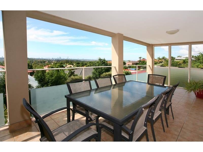 16 Tara Vista Blvd, Highland Park QLD 4211