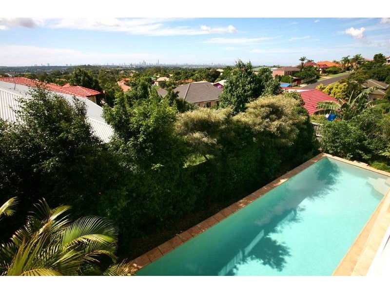 16 Tara Vista Blvd, Highland Park QLD 4211