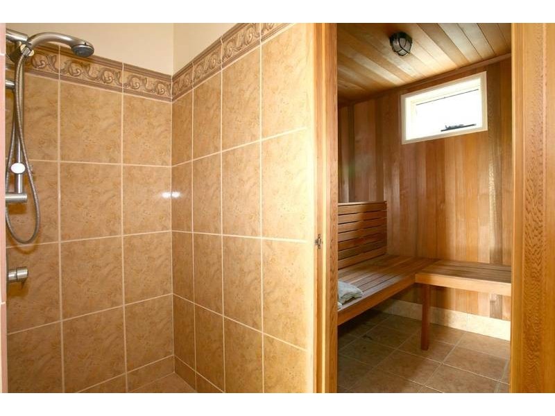 16 Tara Vista Blvd, Highland Park QLD 4211