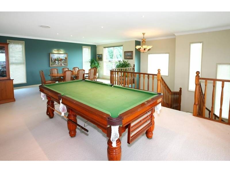 16 Tara Vista Blvd, Highland Park QLD 4211