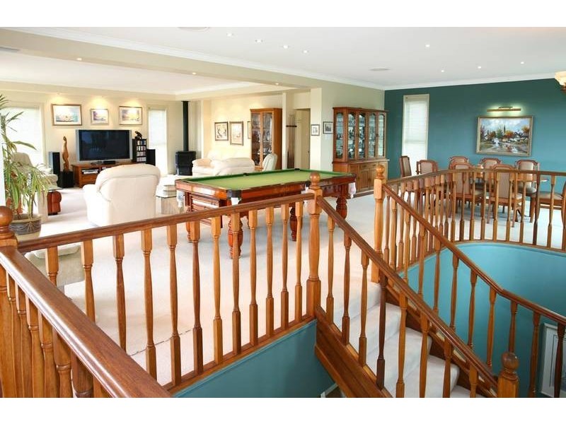 16 Tara Vista Blvd, Highland Park QLD 4211