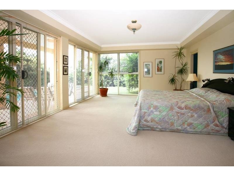 16 Tara Vista Blvd, Highland Park QLD 4211