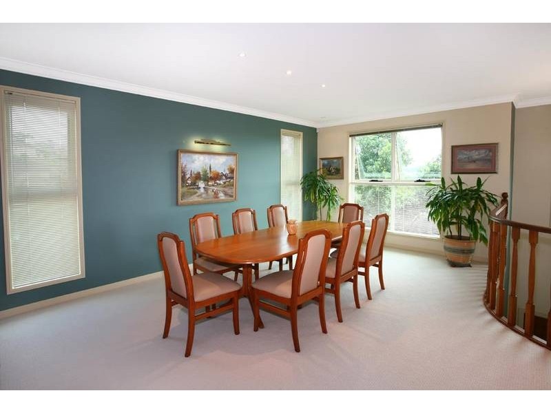 16 Tara Vista Blvd, Highland Park QLD 4211