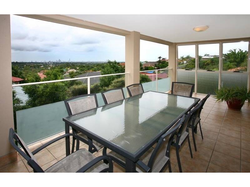 16 Tara Vista Blvd, Highland Park QLD 4211