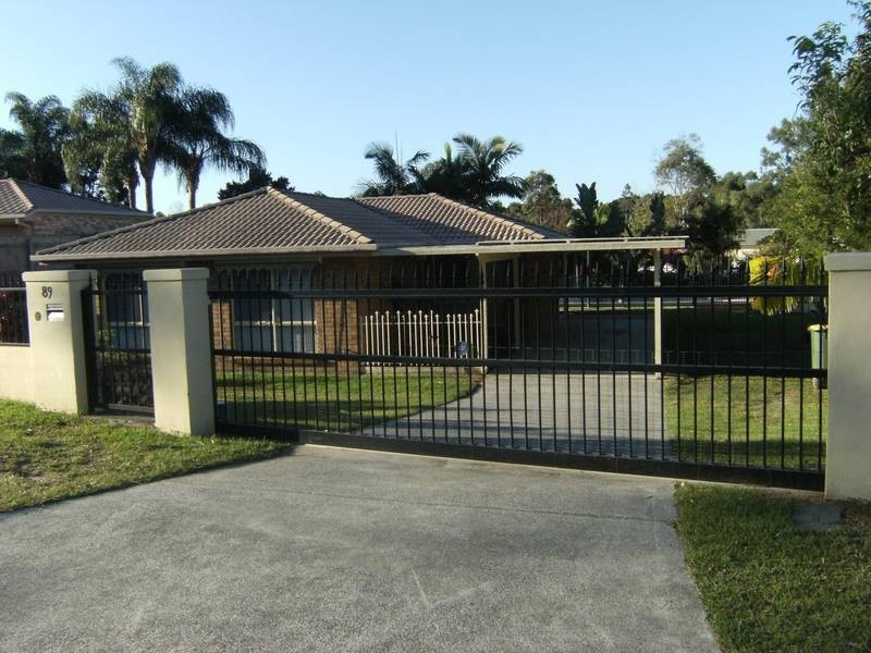 89 Explorers Way, Highland Park QLD 4211