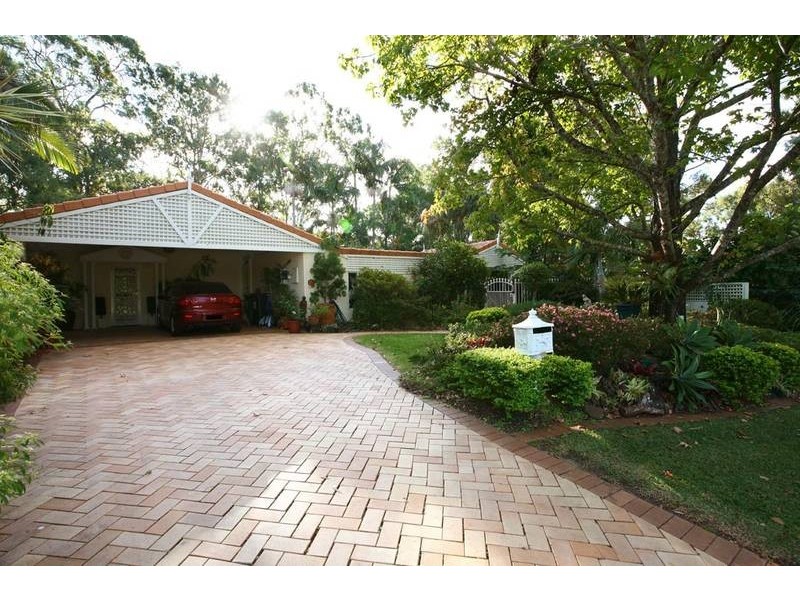 16 Marrantin Court, Carrara QLD 4211