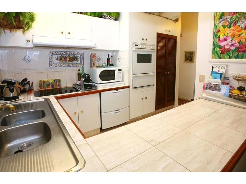 16 Marrantin Court, Carrara QLD 4211