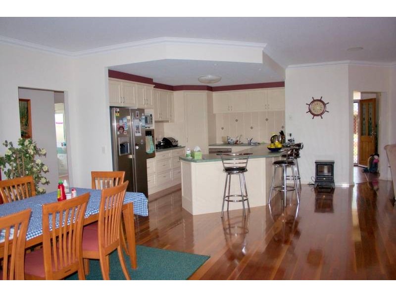 11 Huxley Court, Pacific Pines QLD 4211