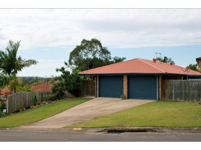8 Quigan Terrace, Highland Park QLD 4211