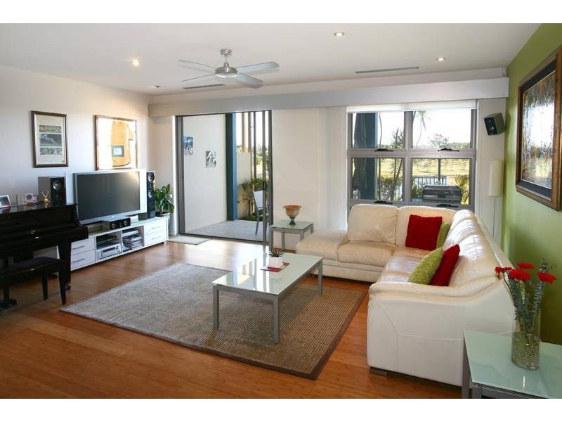 3011 The Boulevard, Carrara QLD 4211