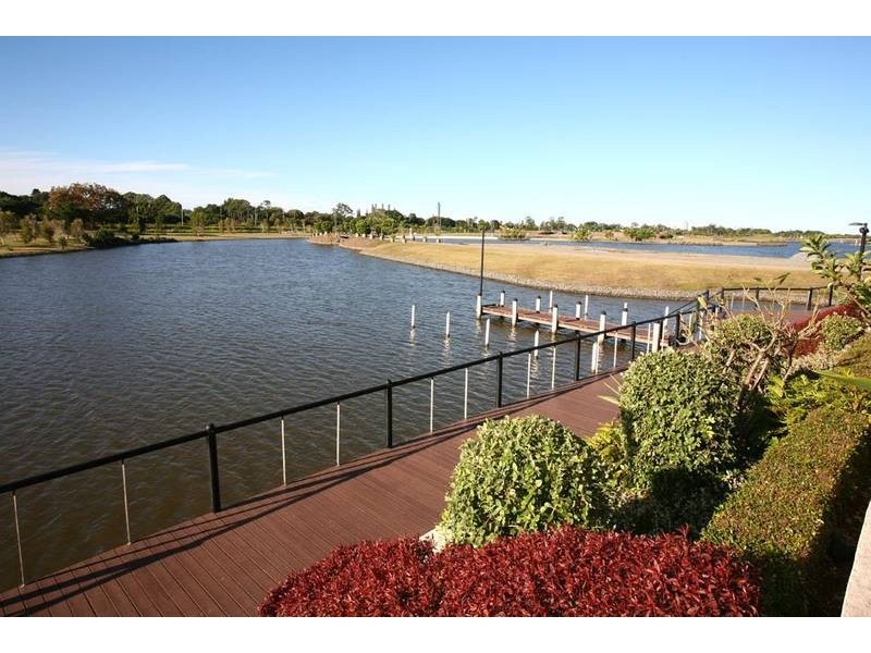 3011 The Boulevard, Carrara QLD 4211