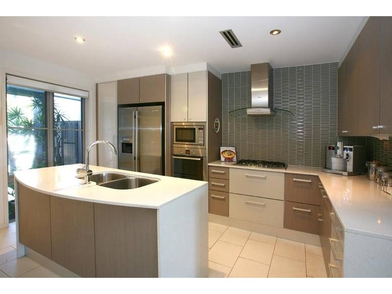 3011 The Boulevard, Carrara QLD 4211