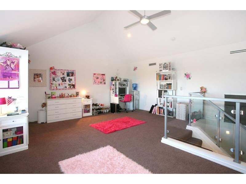 3011 The Boulevard, Carrara QLD 4211