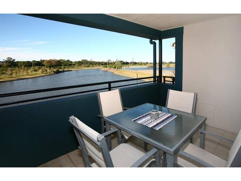 3011 The Boulevard, Carrara QLD 4211