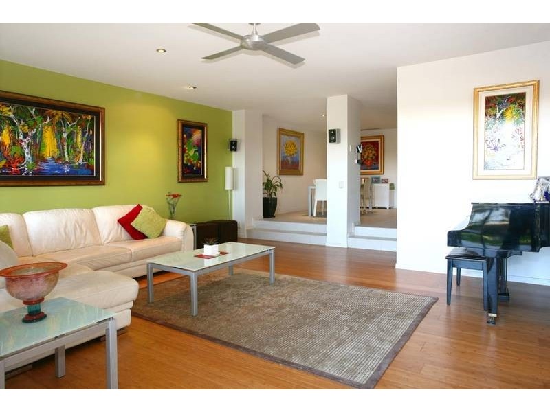 3011 The Boulevard, Carrara QLD 4211