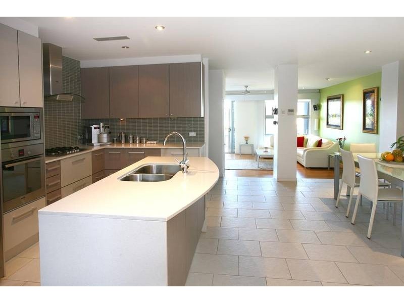 3011 The Boulevard, Carrara QLD 4211