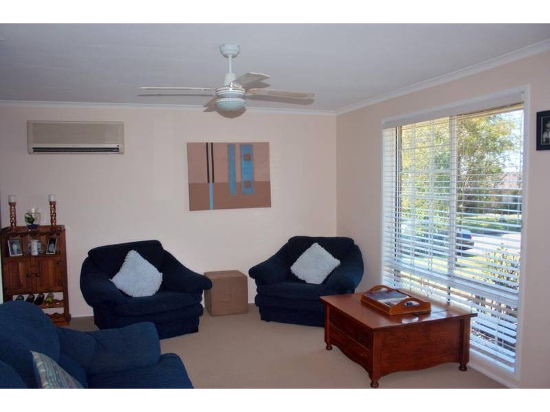 15 Burgundy Court, Highland Park QLD 4211