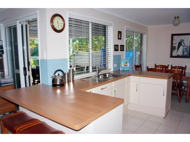 15 Burgundy Court, Highland Park QLD 4211
