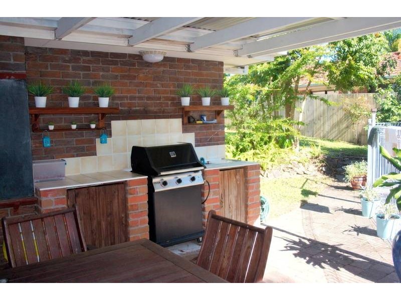 15 Burgundy Court, Highland Park QLD 4211