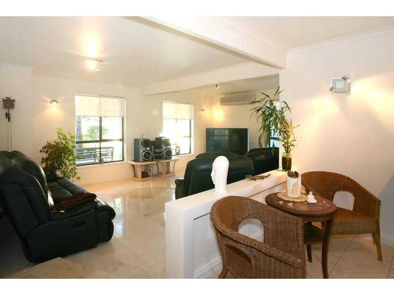 13 Bartlett Avenue, Nerang QLD 4211