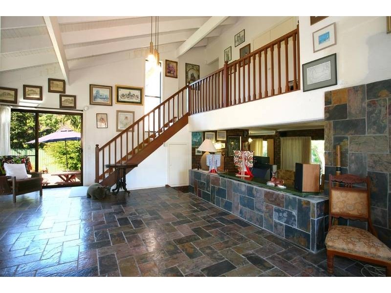 13 Nerang River Drive, Nerang QLD 4211