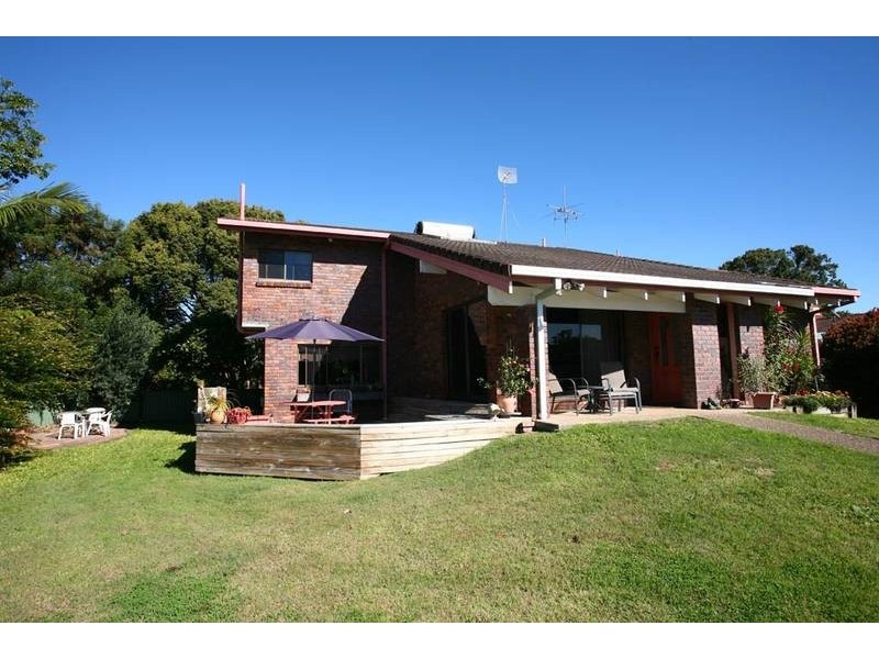 13 Nerang River Drive, Nerang QLD 4211