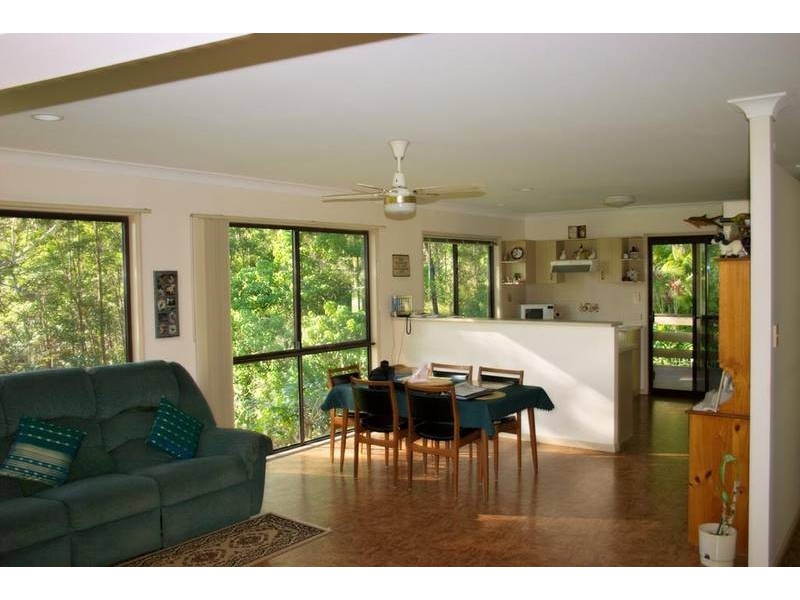 7 Lazy Way, Guanaba QLD 4210