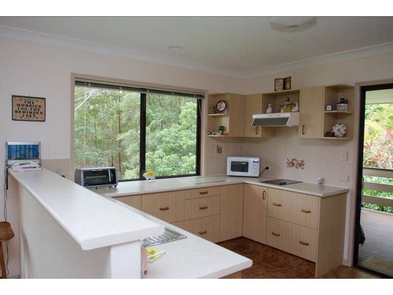7 Lazy Way, Guanaba QLD 4210