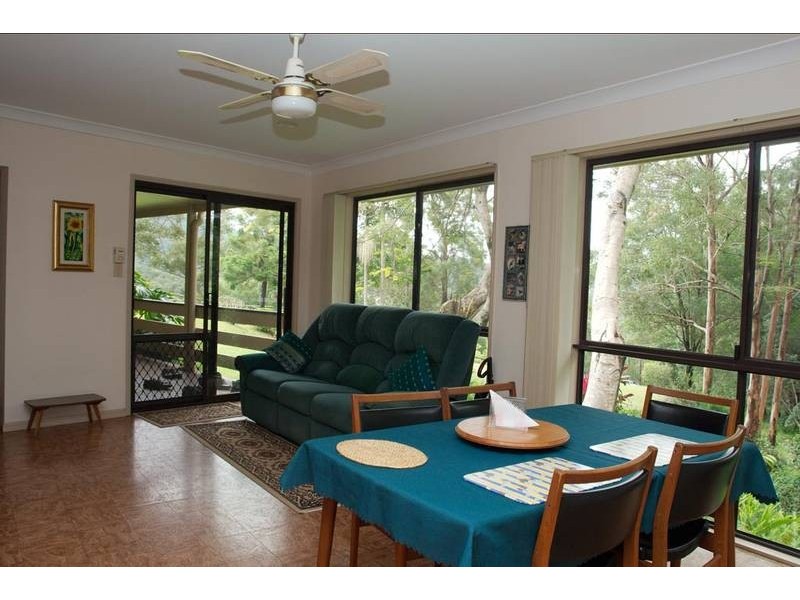 7 Lazy Way, Guanaba QLD 4210