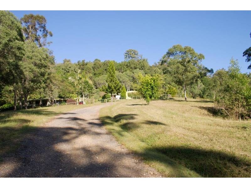 7 Lazy Way, Guanaba QLD 4210