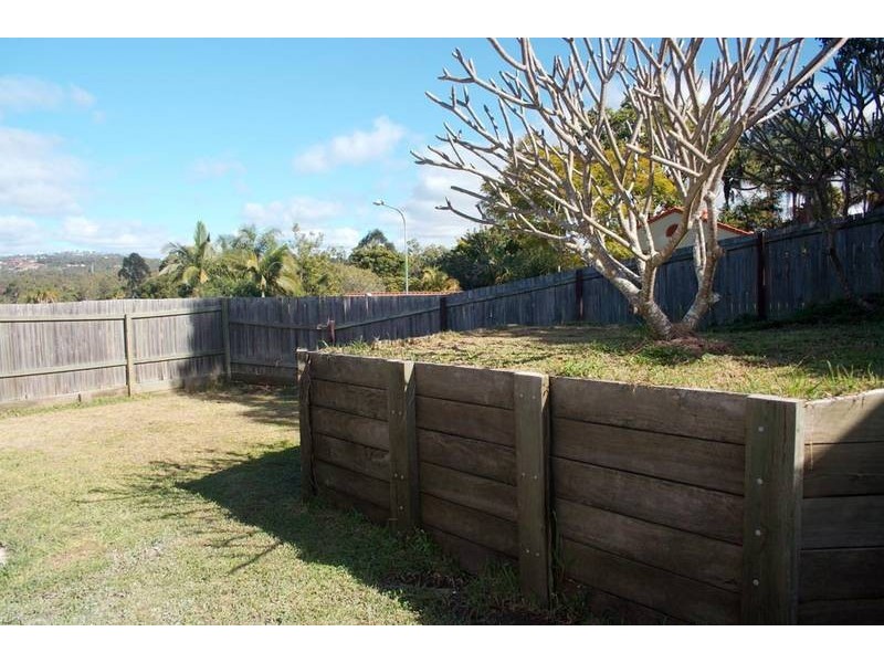 2 Jindivick Street, Worongary QLD 4213