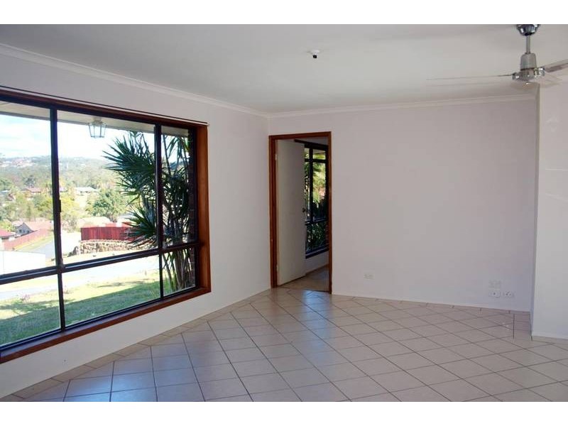 2 Jindivick Street, Worongary QLD 4213