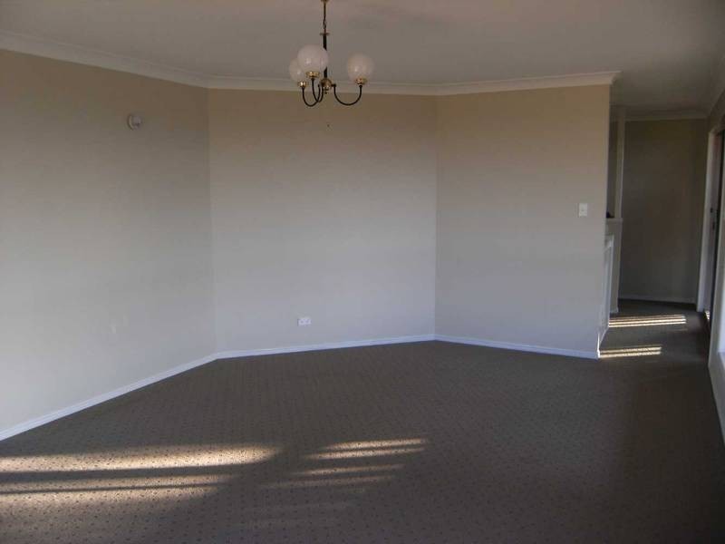 32 Kincaid Drive, Highland Park QLD 4211