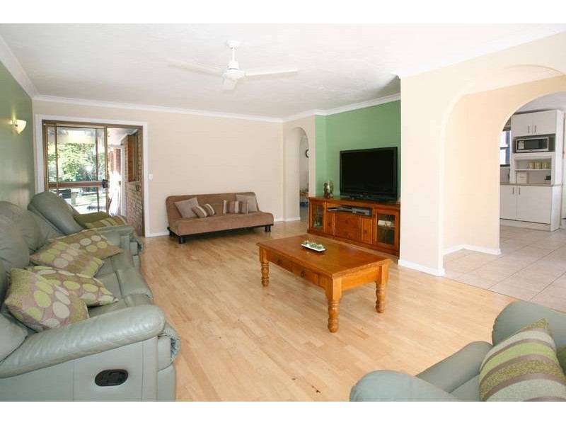 3 Guthrie Parade, Carrara QLD 4211