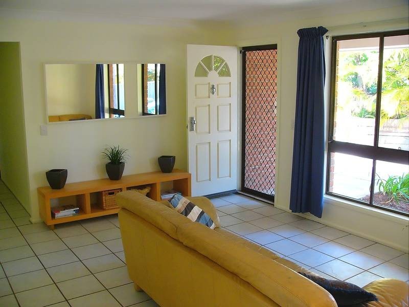 16 Burgundy Court, Highland Park QLD 4211